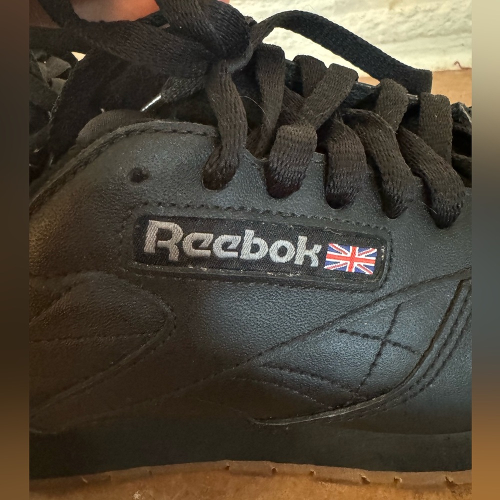 Reebok classic black leather sneakers - Picture 8 of 12